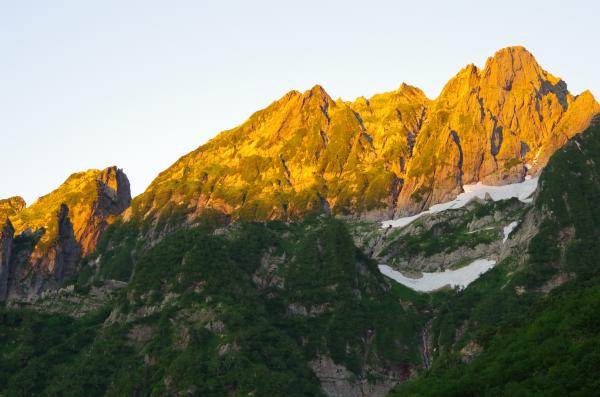 チンネの朝焼け。